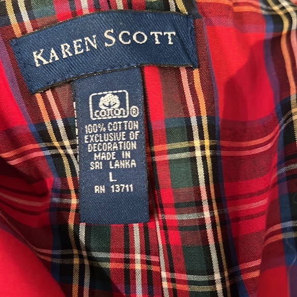 Karen Scott. Christmas Black Velvet Vest - Picture 7 of 7